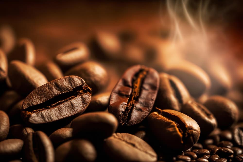 Café mantém alta e atinge R$ 1.650 por saca com oferta restrita e atraso na colheita no Brasil